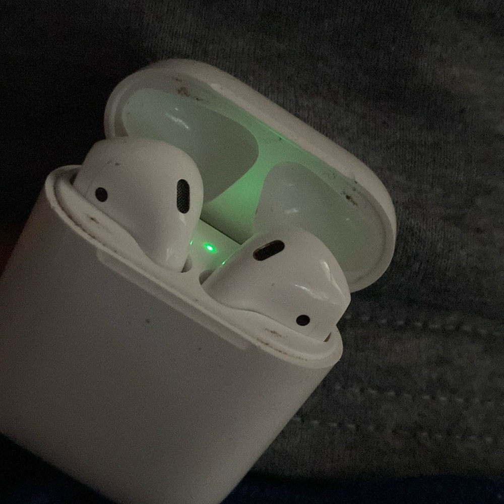 AirPods (2nd generation)-apple - Picture 1 of 4